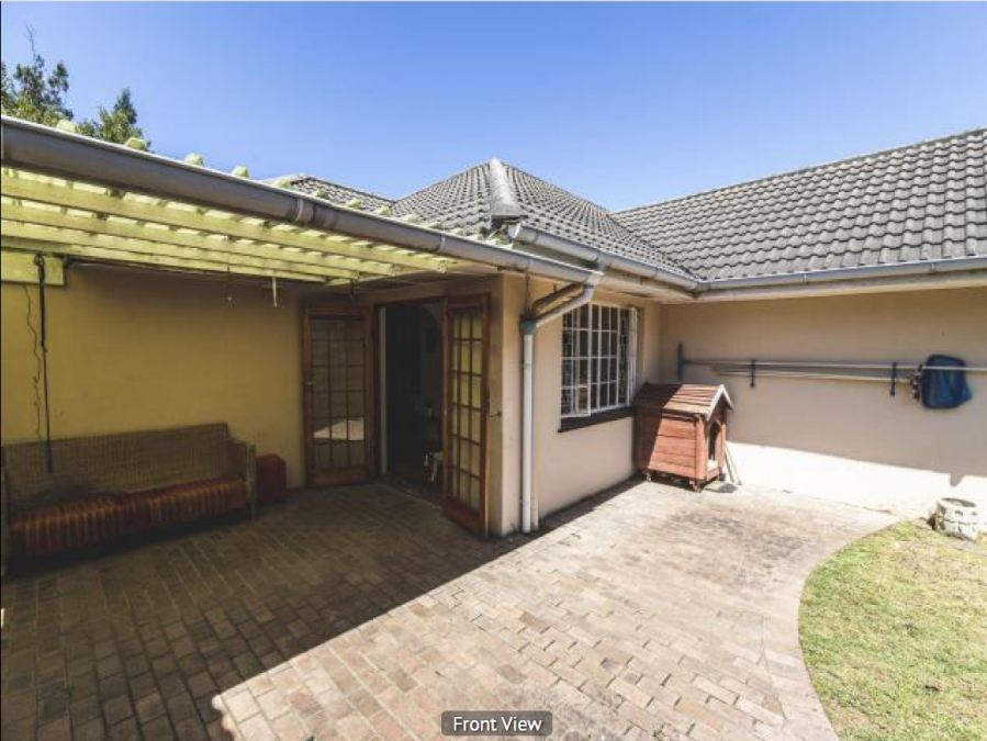 4 Bedroom Property for Sale in Beacon Bay Eastern Cape